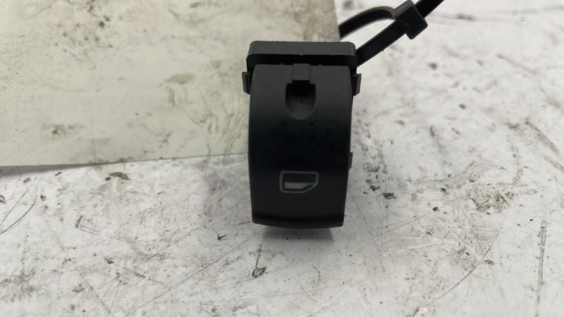 Interruttore lavacristalli posteriore destro AUDI A3 2 SPORTBACK PHASE 1 Diésel - 1