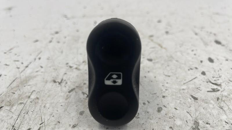 Interruttore lavacristalli anteriore destro DACIA SANDERO 1 Gasolina/GLP - 1