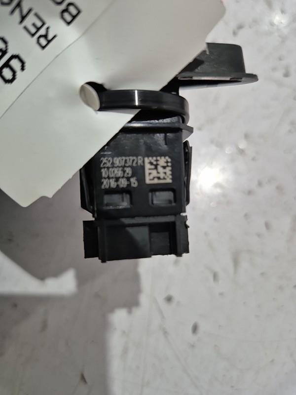 Bouton de warning RENAULT CLIO 4 PHASE 2 Diesel - 1