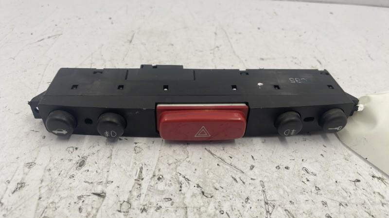 Bouton de warning ALFA ROMEO 147 PHASE 2 Diesel - 1