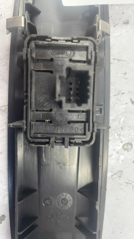 Interruttore lavacristalli posteriore destro RENAULT MEGANE 3 PHASE 1 BREAK Diésel - 1