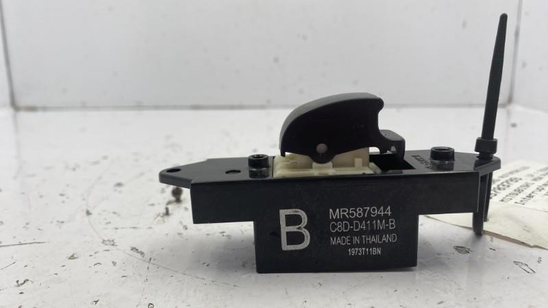Interruttore lavacristalli posteriore sinistro MITSUBISHI ASX PHASE 2 Diésel - 1