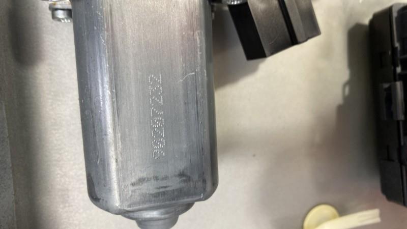 Alzacristalli elettrico posteriore sinistro MERCEDES CLASSE B 245 PHASE 1 Diésel - 1