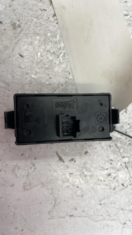 Bouton de warning DACIA SANDERO 2 PHASE 2 Essence - 1