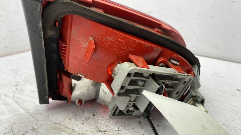 Feu arriere secondaire droit (feux) AUDI A4 3 AVANT PHASE 1 BREAK Diesel - 1