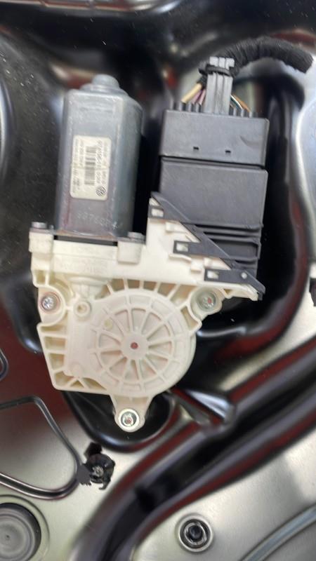 Alzacristalli elettrico posteriore destro VOLKSWAGEN PASSAT 5 BREAK Diésel - 1