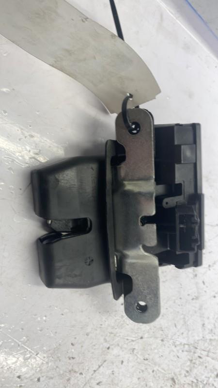 Serratura portellone posteriore FORD FIESTA 6 PHASE 1 Diésel - 1