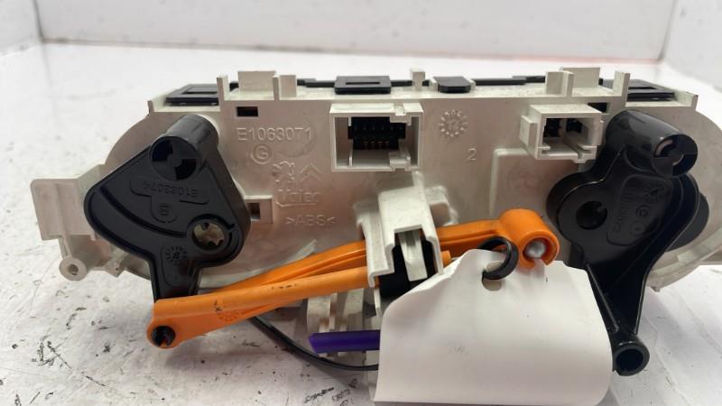 Commande chauffage PEUGEOT 208 1 PHASE 1 Essence - 1