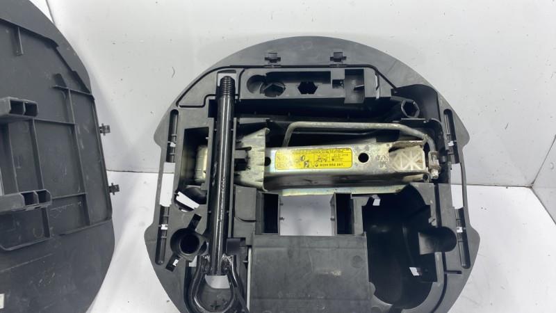 Cric (Ensemble depannage) RENAULT CLIO 3 PHASE 2 Essence - 1