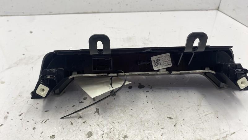 Bouton de warning PEUGEOT 2008 2 Essence - 1