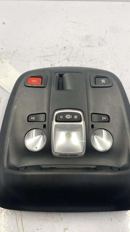Eclairage de plafonnier PEUGEOT 308 2 SW PHASE 2 BREAK Essence - 1