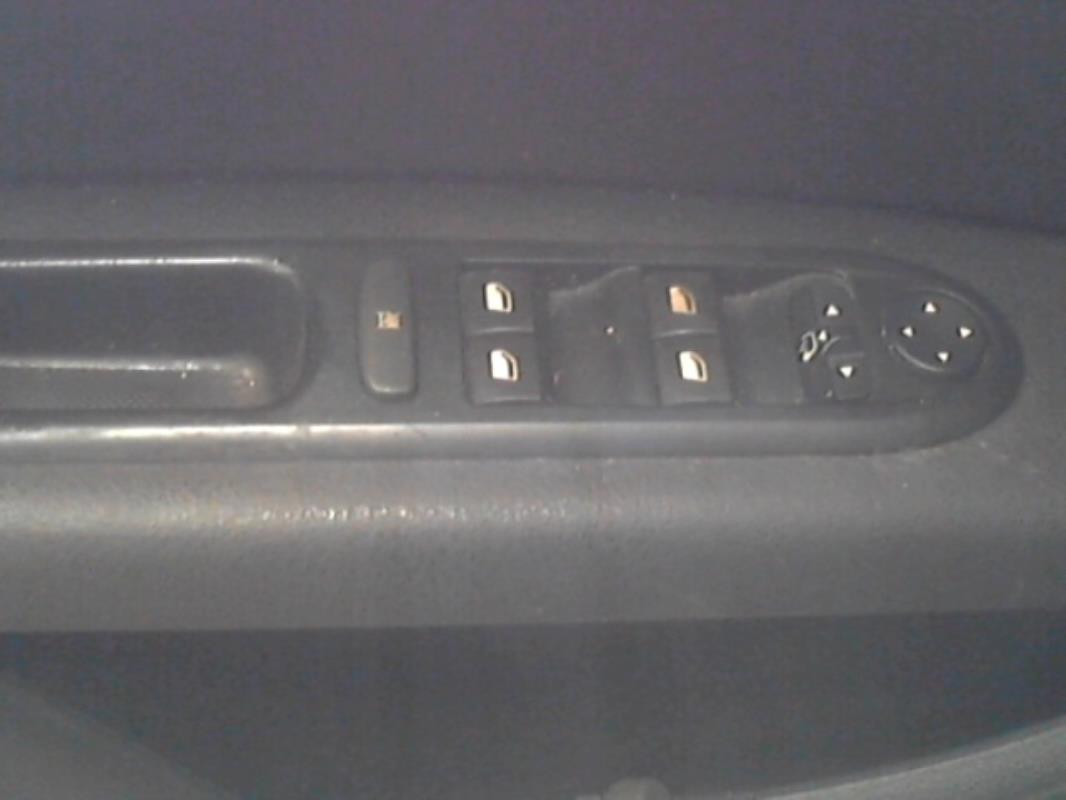 Interrupteur de leve vitre PEUGEOT 407 PHASE 1 Diesel - 1