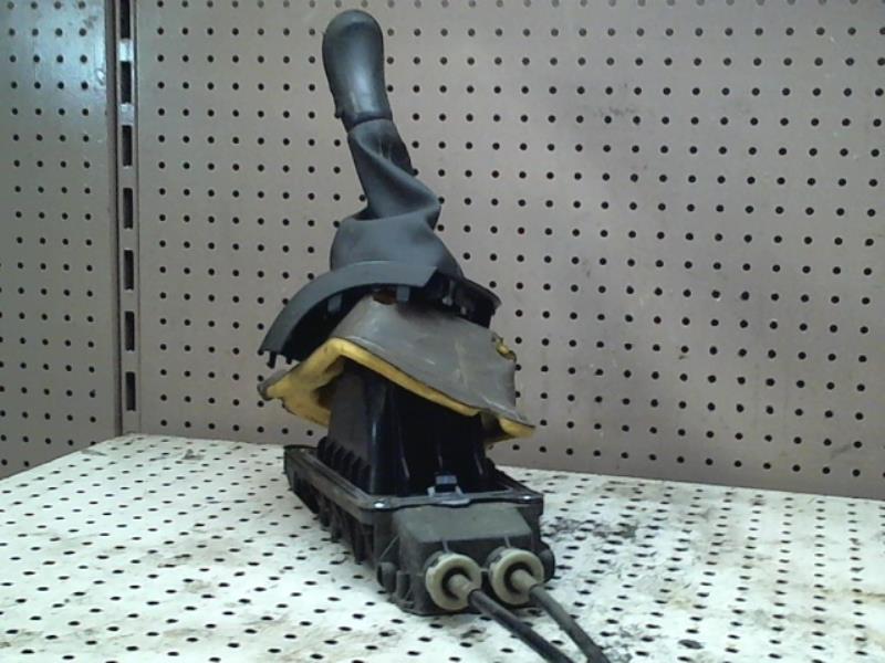Levier de vitesses RENAULT CLIO 3 PHASE 1 Essence - 1