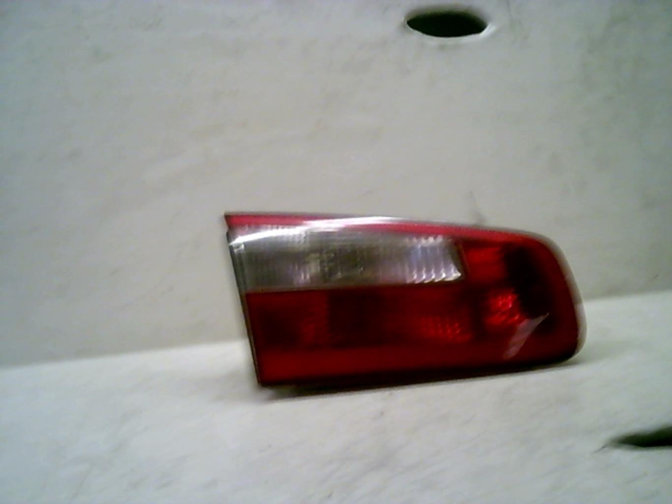 Feu arriere secondaire gauche (feux) RENAULT LAGUNA 2 PHASE 1 Diesel - 1