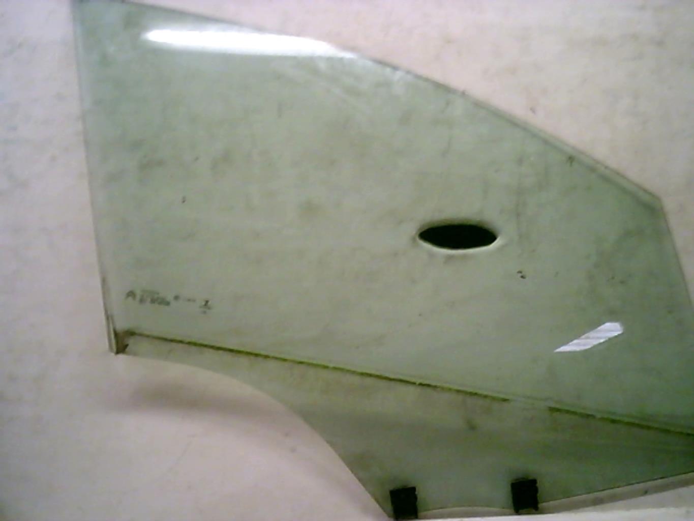 Vitre avant droit CITROEN C4 2 PHASE 1 Diesel - 1