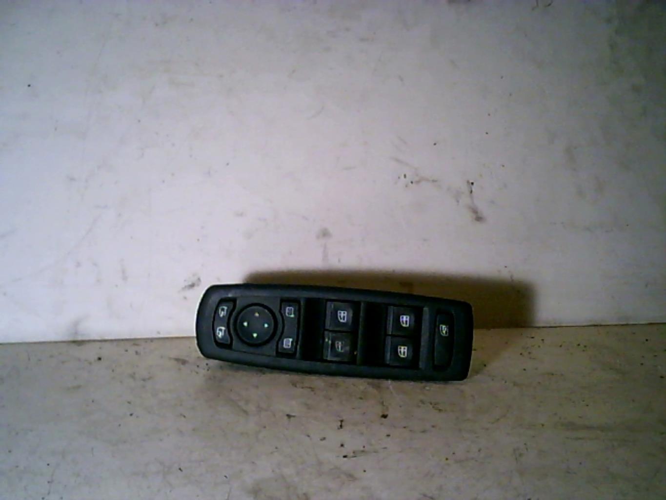 Interrupteur de leve vitre RENAULT LAGUNA 3 PHASE 1 Essence - 1
