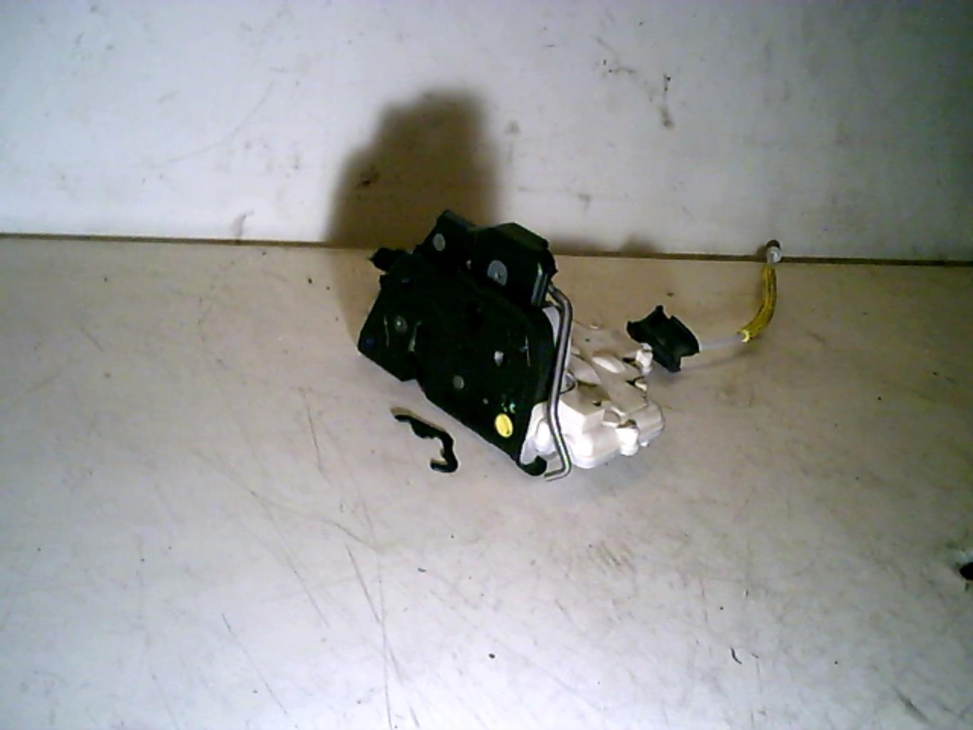 Serrure arriere droit AUDI A4 2 PHASE 2 Diesel - 1
