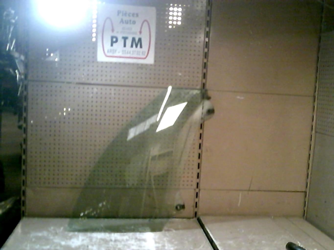 Vitre avant droit RENAULT LAGUNA 3 PHASE 1 Essence - 1