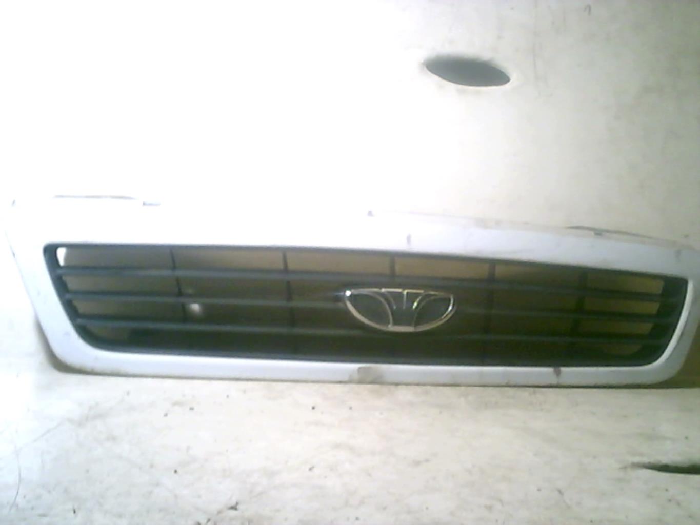 Calandre DAEWOO NEXIA Essence - 1