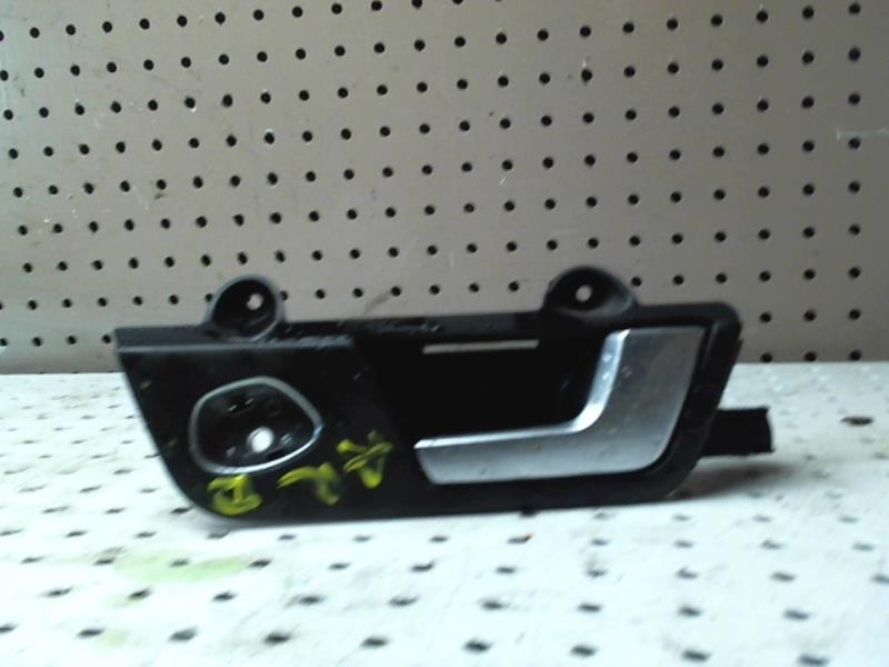 Poignee interieur avant droit AUDI A4 2 PHASE 1 Diesel - 1