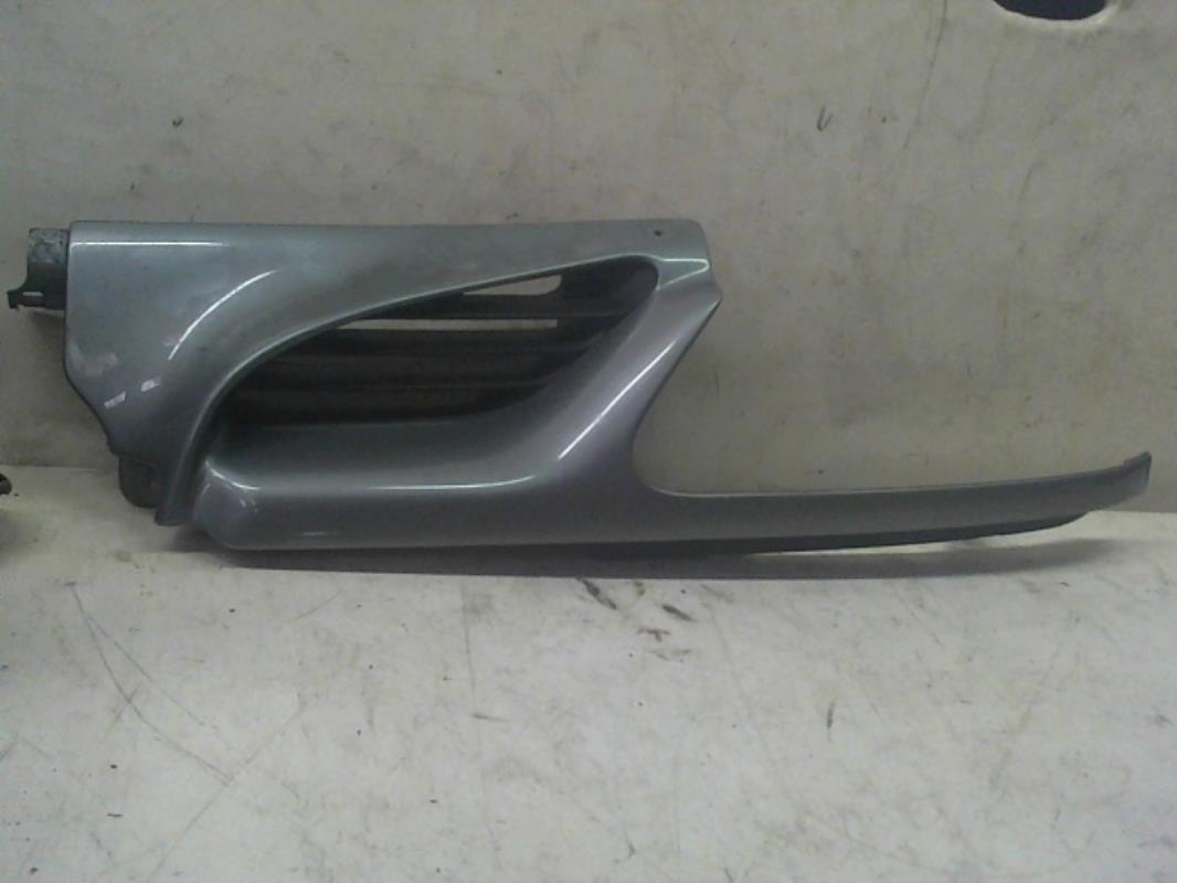 Calandre gauche RENAULT MEGANE 1 PHASE 1 Diesel - 1