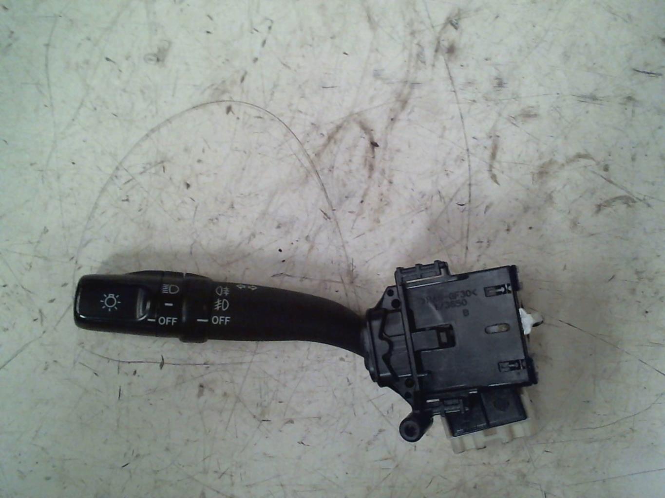 Commande de phare TOYOTA AVENSIS 2 PHASE 1 Diesel - 1