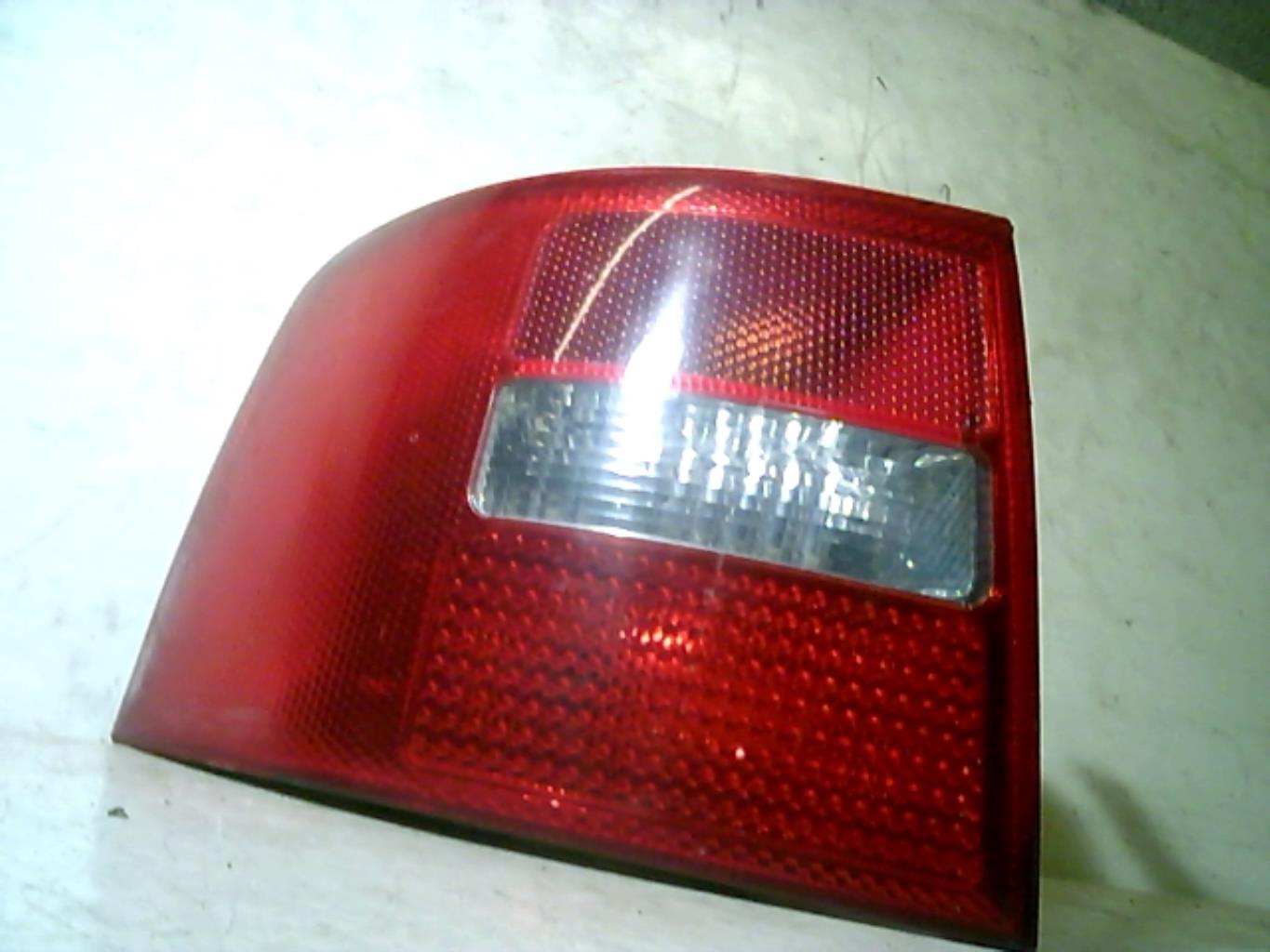 Feu arriere principal gauche (feux) AUDI A6 2 ALLROAD PHASE 2 BREAK Diesel - 1