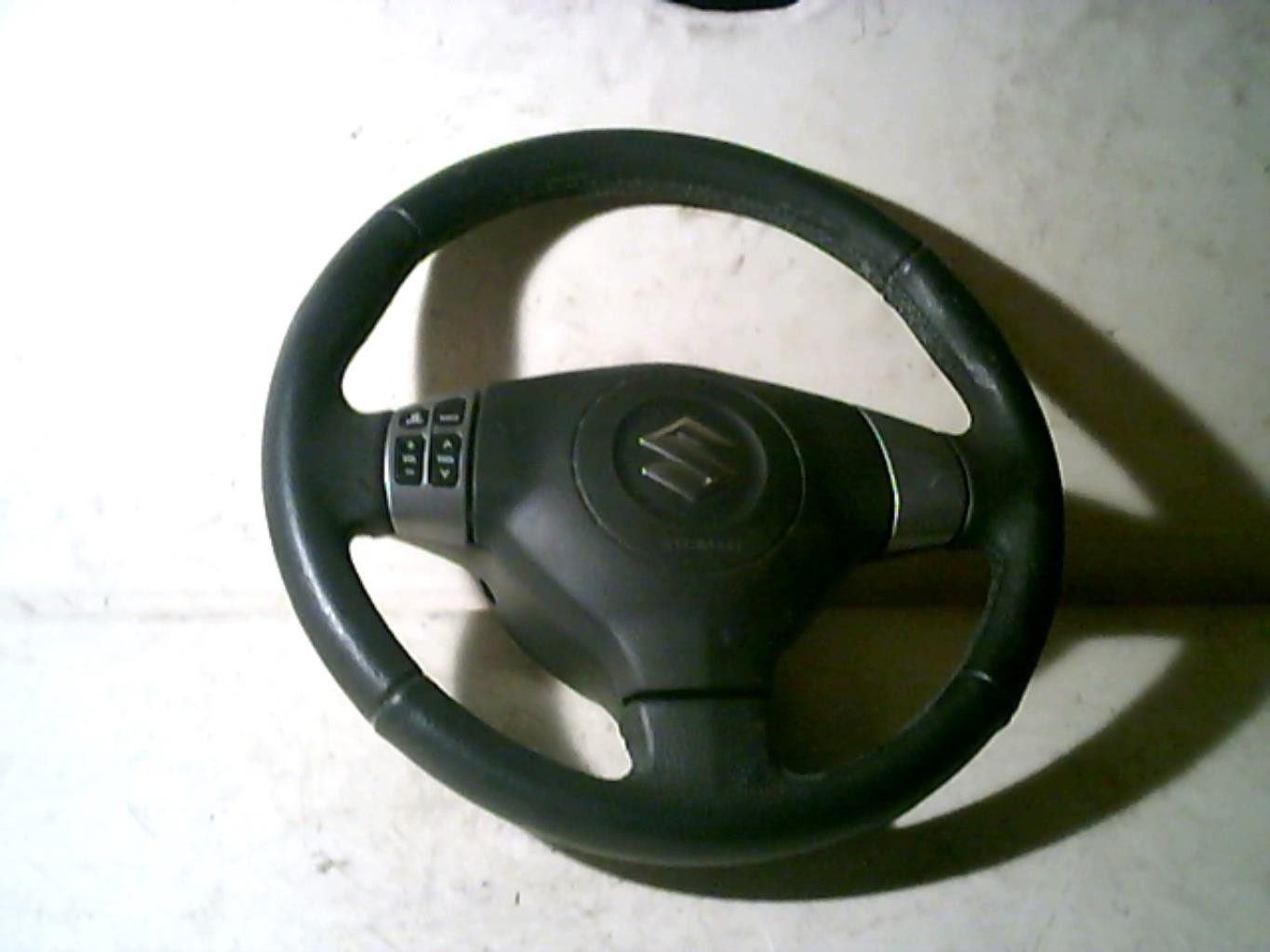 Volant SUZUKI SWIFT 3 Essence - 1