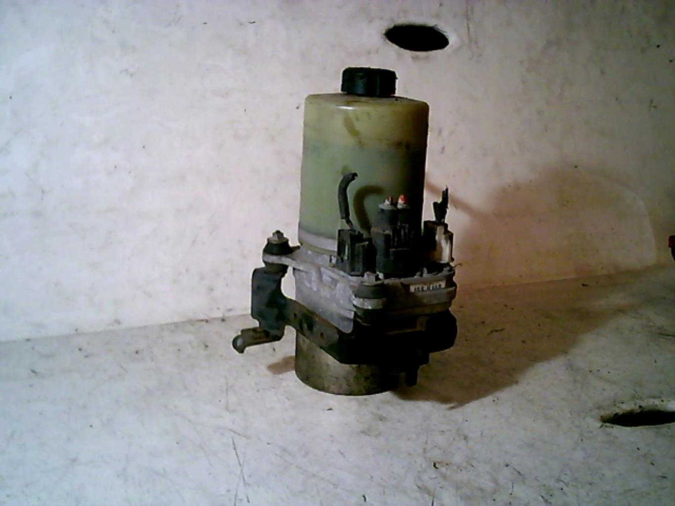 Pompe de direction FORD FOCUS 2 PHASE 1 BREAK Diesel - 1
