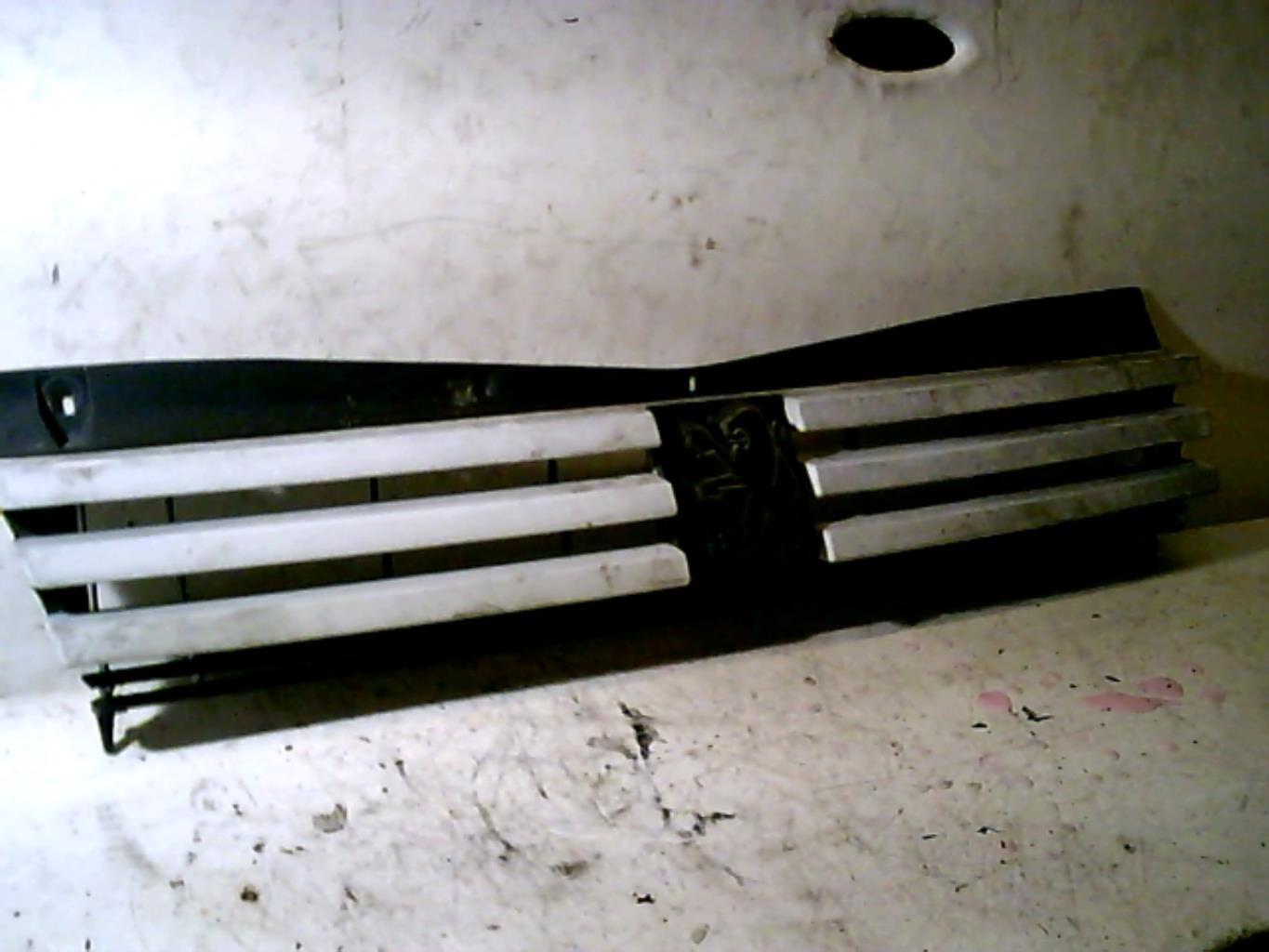 Calandre PEUGEOT 205 PHASE 2 Essence - 1