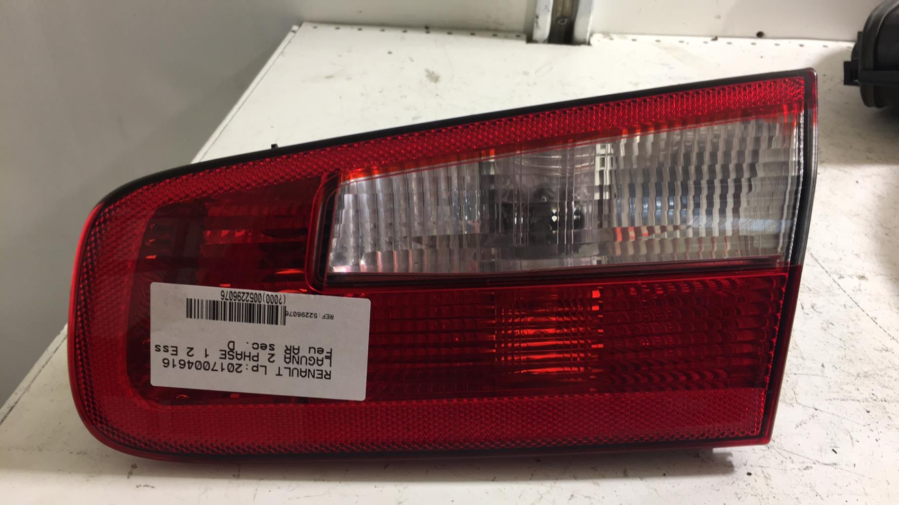 Feu arriere secondaire droit (feux) RENAULT LAGUNA 2 PHASE 1 Essence - 1