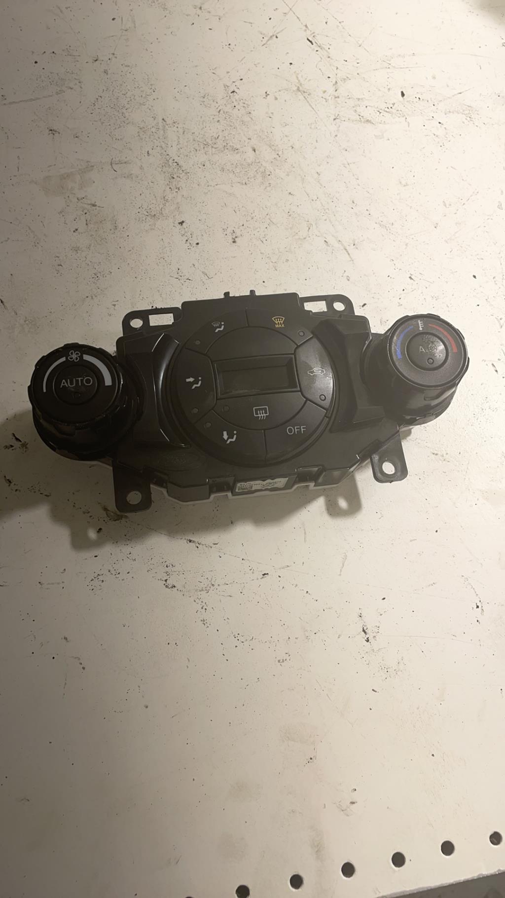 Commande chauffage FORD FIESTA 6 PHASE 1 Diesel - 1