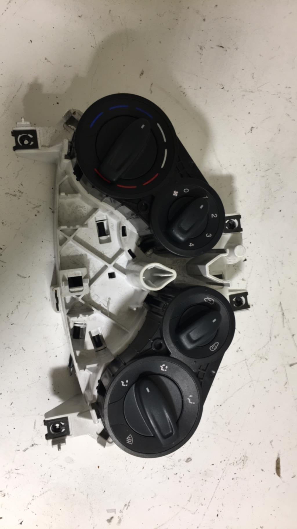 Commande chauffage FORD KA 2 PHASE 2 Essence - 1