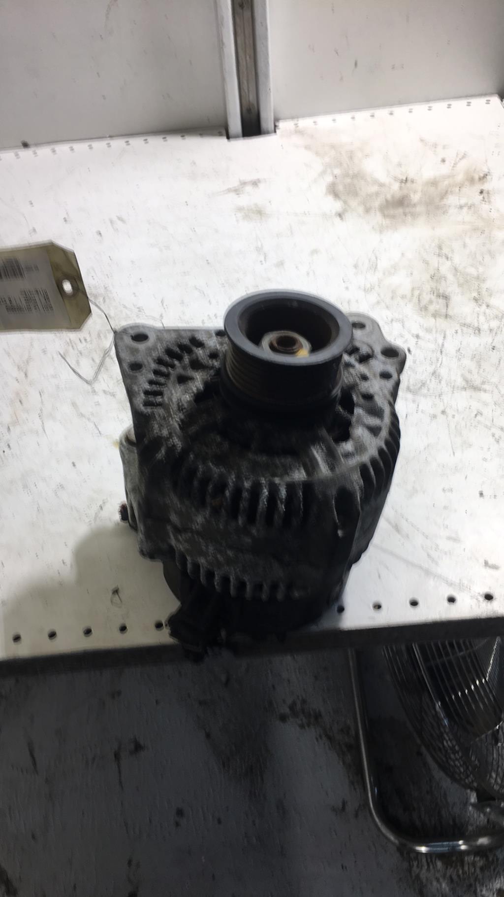 Alternateur AUDI A3 1 PHASE 1 Essence - 1