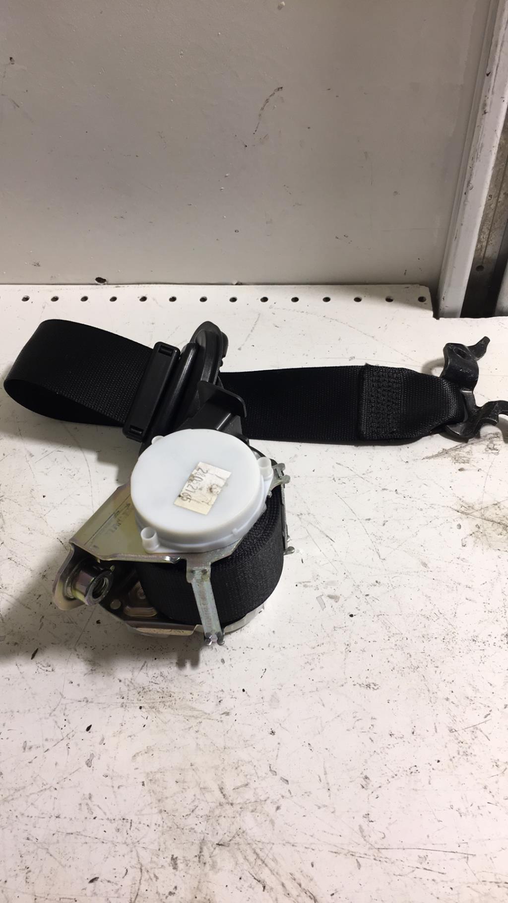 Ceinture avant droit BMW SERIE 3 E91 TOURING PHASE 1 BREAK Diesel - 1