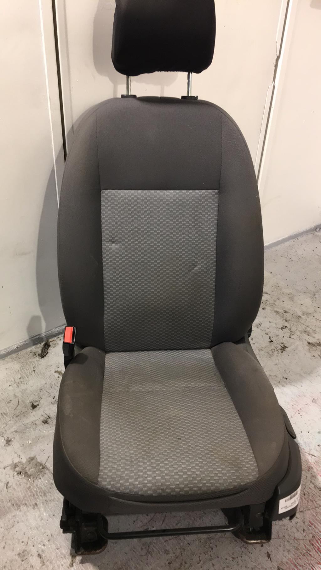 Siege avant gauche FORD FOCUS 2 PHASE 1 BREAK Diesel - 1