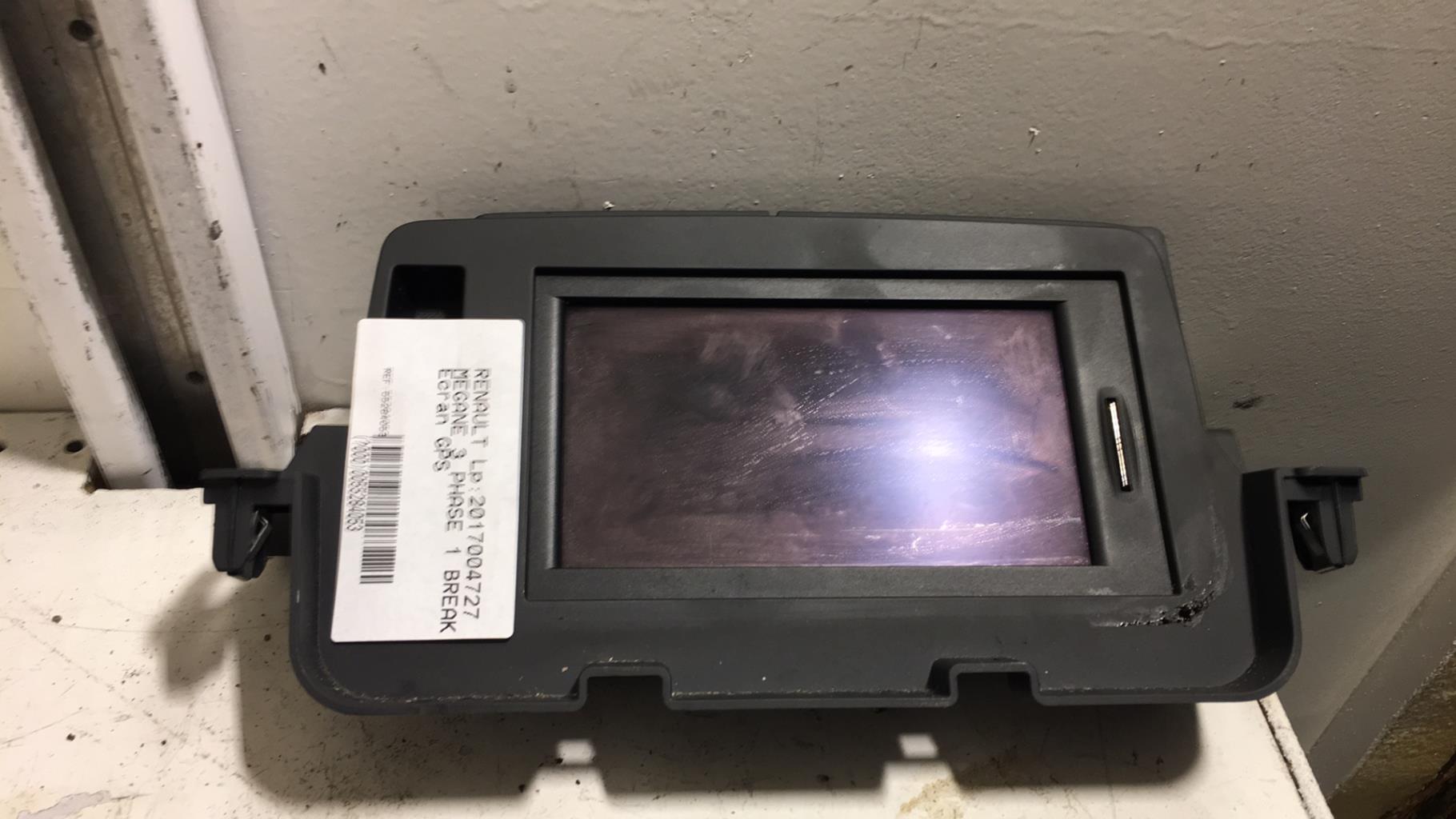 Ecran GPS RENAULT MEGANE 3 PHASE 1 BREAK Diesel - 1