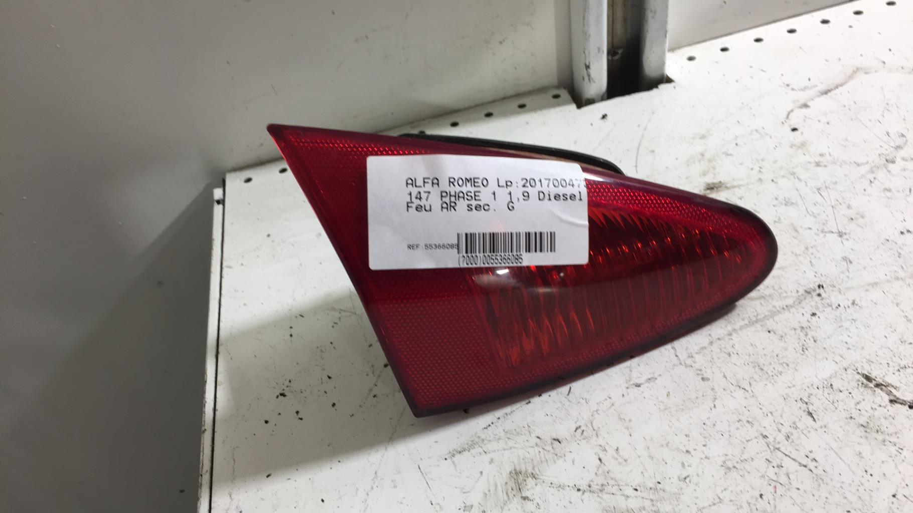 Feu arriere secondaire gauche (feux) ALFA ROMEO 147 PHASE 1 Diesel - 1