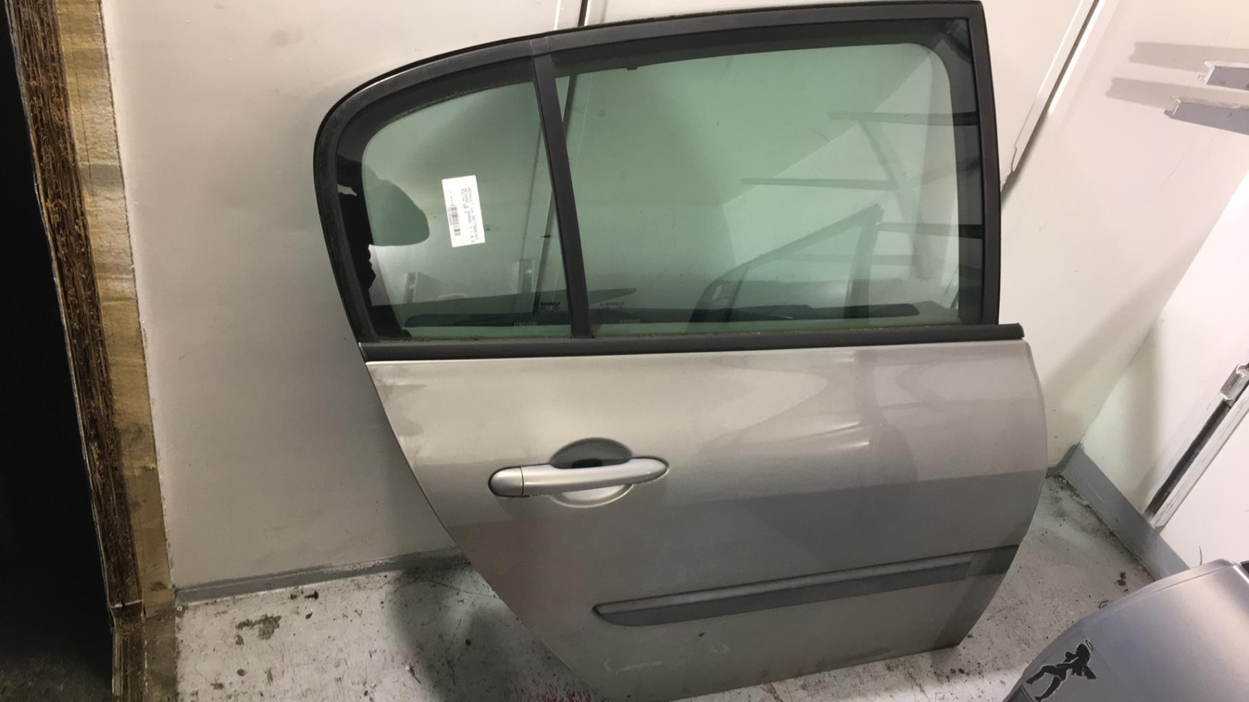 Porte arriere droit RENAULT MEGANE 2 PHASE 1 Essence - 1