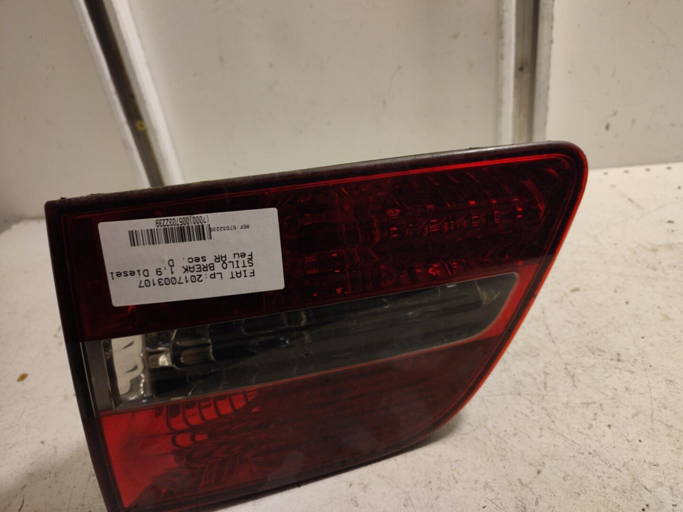 Feu arriere secondaire droit (feux) FIAT STILO BREAK Diesel - 1
