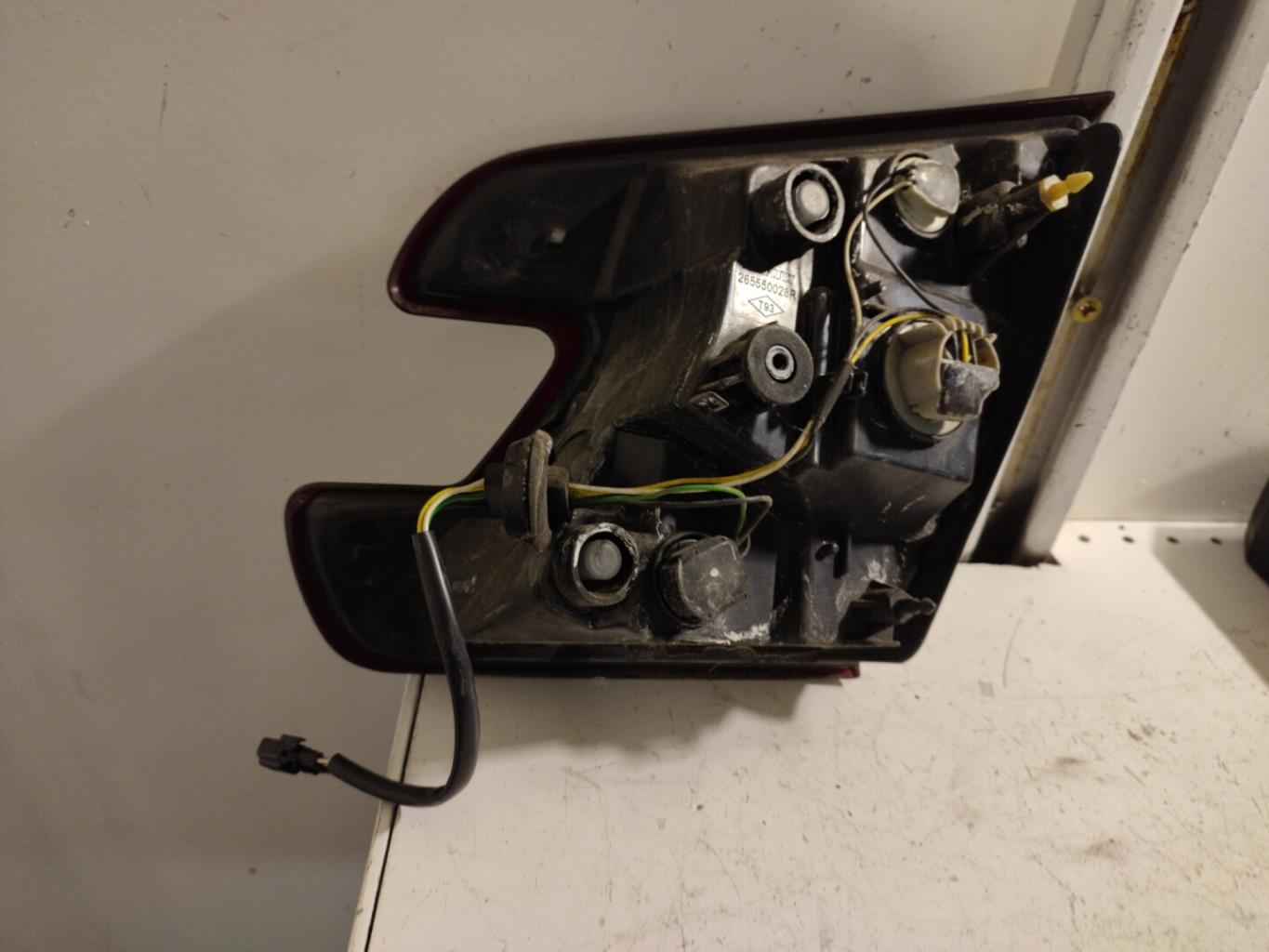 Feu arriere secondaire gauche (feux) RENAULT MEGANE 3 PHASE 1 BREAK Diesel - 1