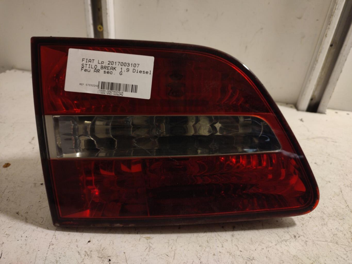 Feu arriere secondaire gauche (feux) FIAT STILO BREAK Diesel - 1