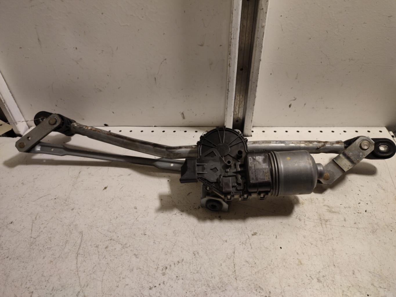 Moteur essuie glace avant MAZDA 3 1 PHASE 1 Essence - 1