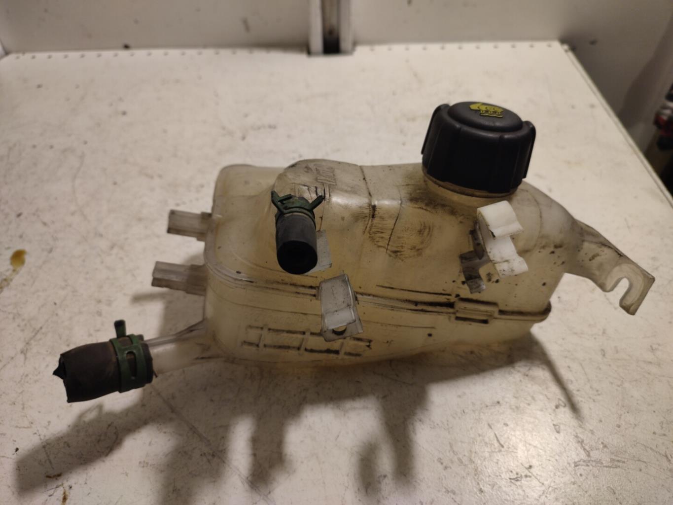 Vase d'expansion RENAULT MEGANE 3 PHASE 1 BREAK Diesel - 1