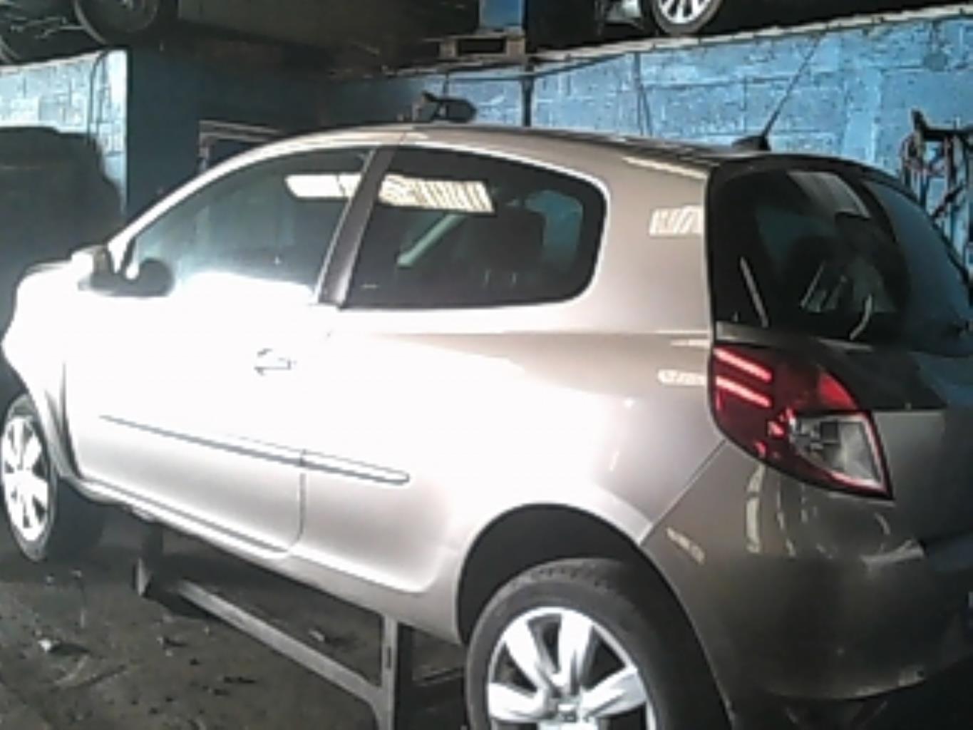 Moyeu arriere droit RENAULT CLIO 3 PHASE 2 Diesel - 1