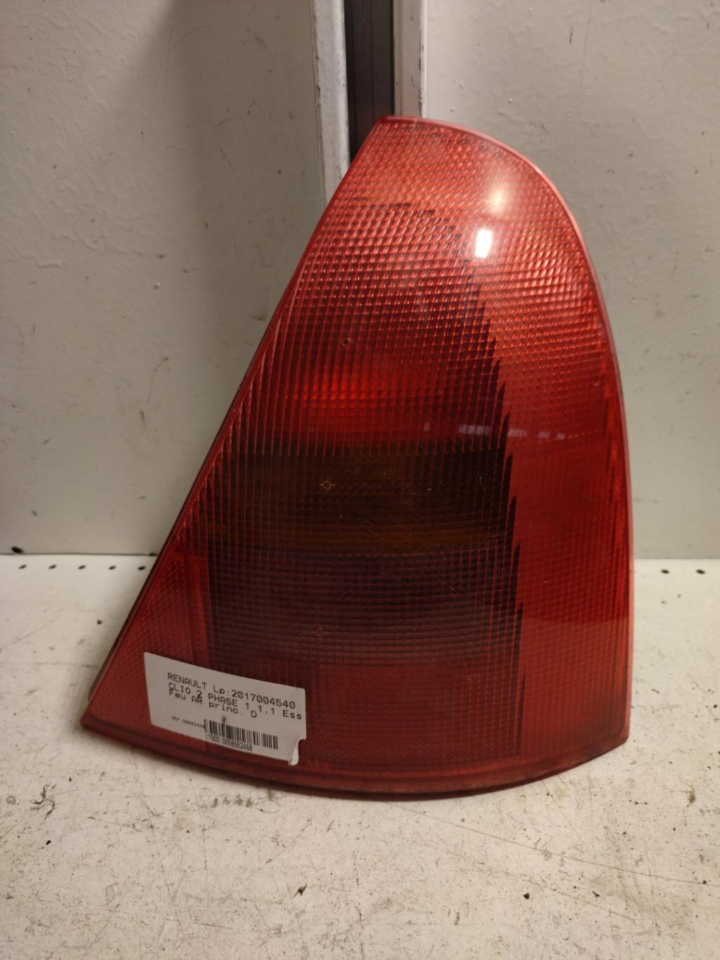 Feu arriere principal droit (feux) RENAULT CLIO 2 PHASE 1 Essence - 1
