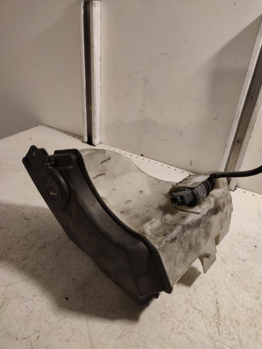 Vase de lave glace BMW SERIE 3 E46 COUPE PHASE 2 Diesel - 1