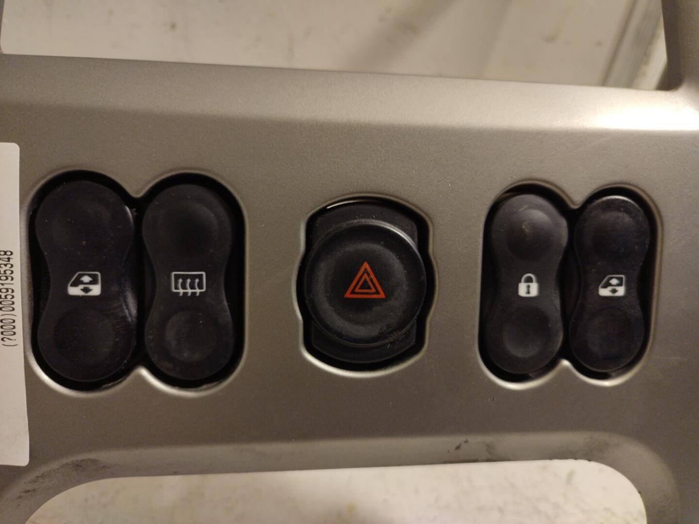 Bouton/Interrupteur DACIA SANDERO 1 Diesel - 1