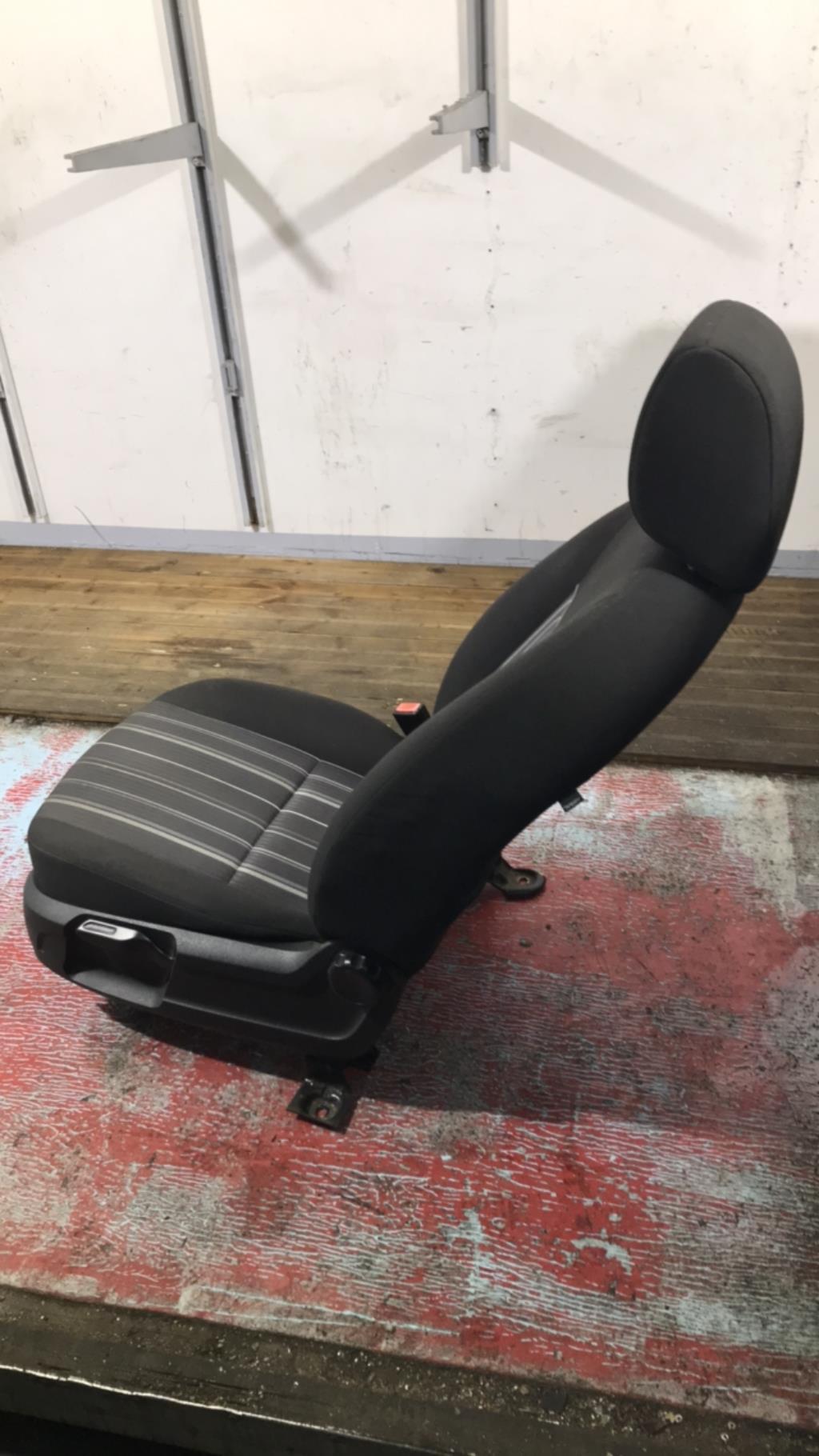 Siege avant gauche FORD FOCUS 2 PHASE 2 Diesel - 1