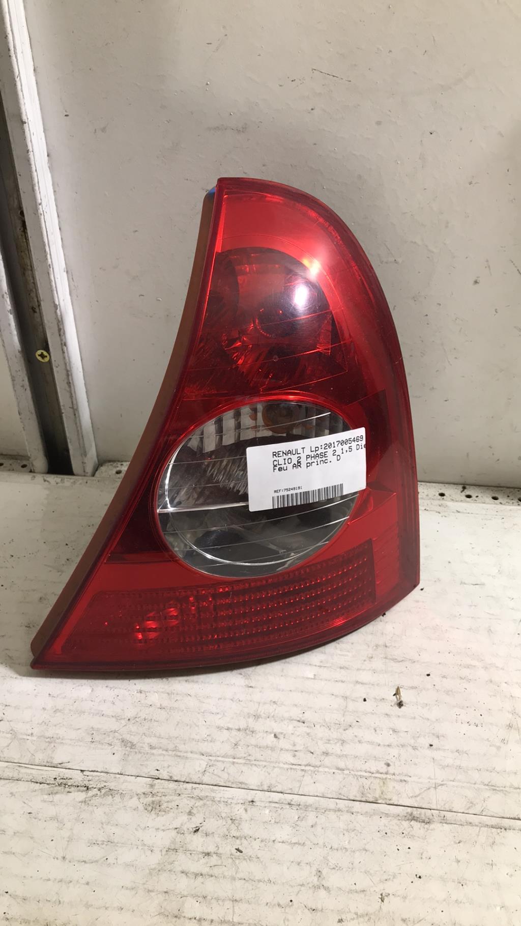 Feu arriere principal droit (feux) RENAULT CLIO 2 PHASE 2 Diesel - 1